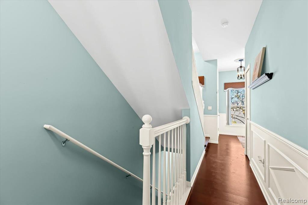 7208 HERON HILLS Drive, Walled Lake, MI 48390 — Photo 10