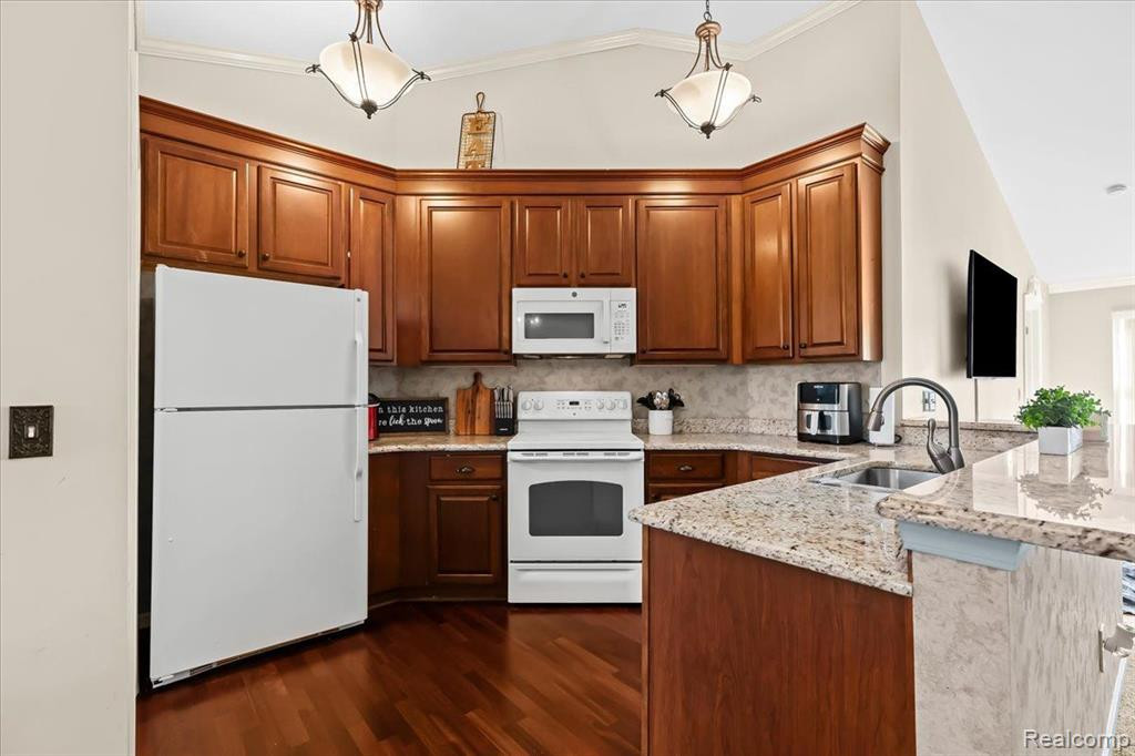 7208 HERON HILLS Drive, Walled Lake, MI 48390 — Photo 12