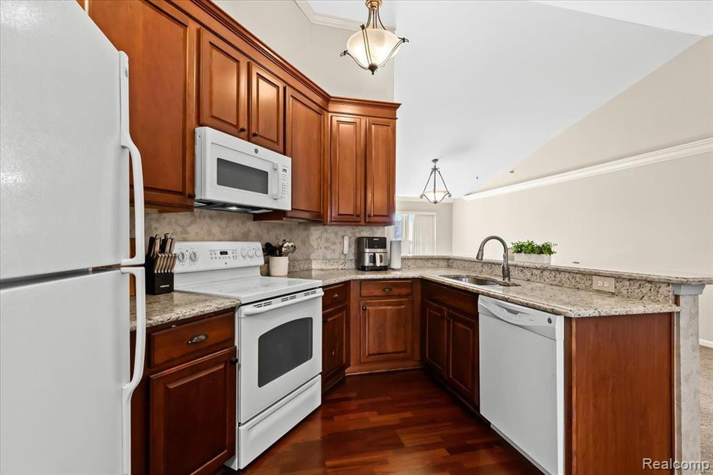 7208 HERON HILLS Drive, Walled Lake, MI 48390 — Photo 13