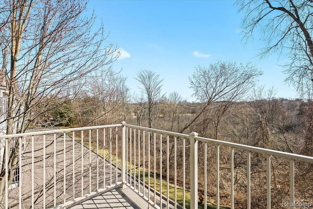 7208 HERON HILLS Drive, Walled Lake, MI 48390 — Photo 22