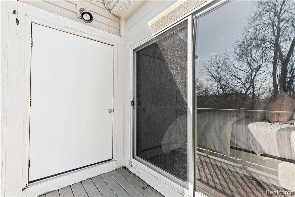 7208 HERON HILLS Drive, Walled Lake, MI 48390 — Photo 23