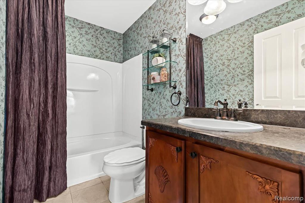 7208 HERON HILLS Drive, Walled Lake, MI 48390 — Photo 27
