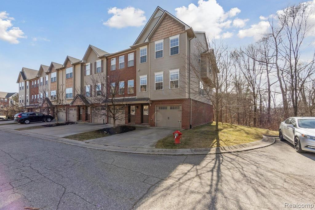 1616 RED HICKORY, Howell, MI 48855 — Photo 2