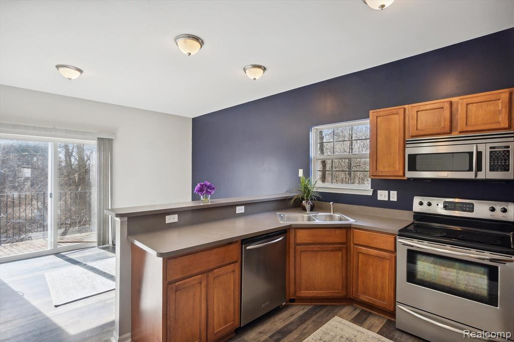 1616 RED HICKORY, Howell, MI 48855 — Photo 11