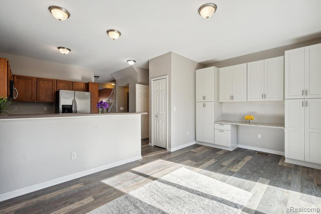 1616 RED HICKORY, Howell, MI 48855 — Photo 18