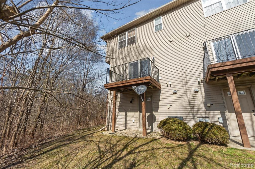 1616 RED HICKORY, Howell, MI 48855 — Photo 38