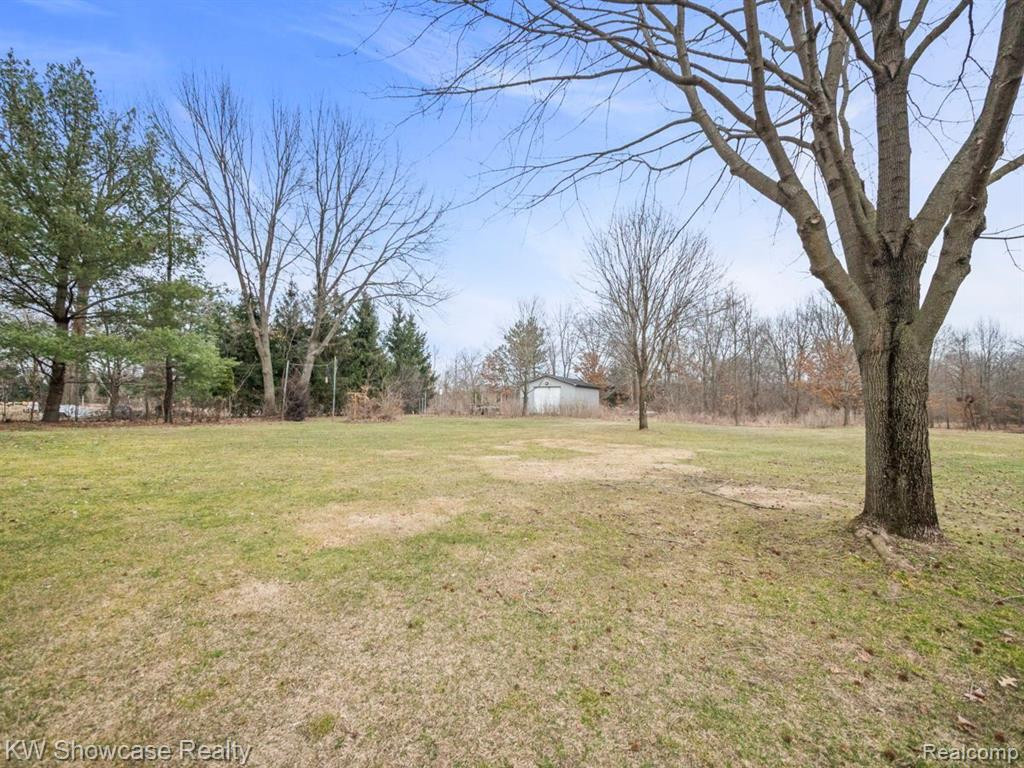 443 LOCHAVEN Road, Waterford, MI 48327 — Photo 5