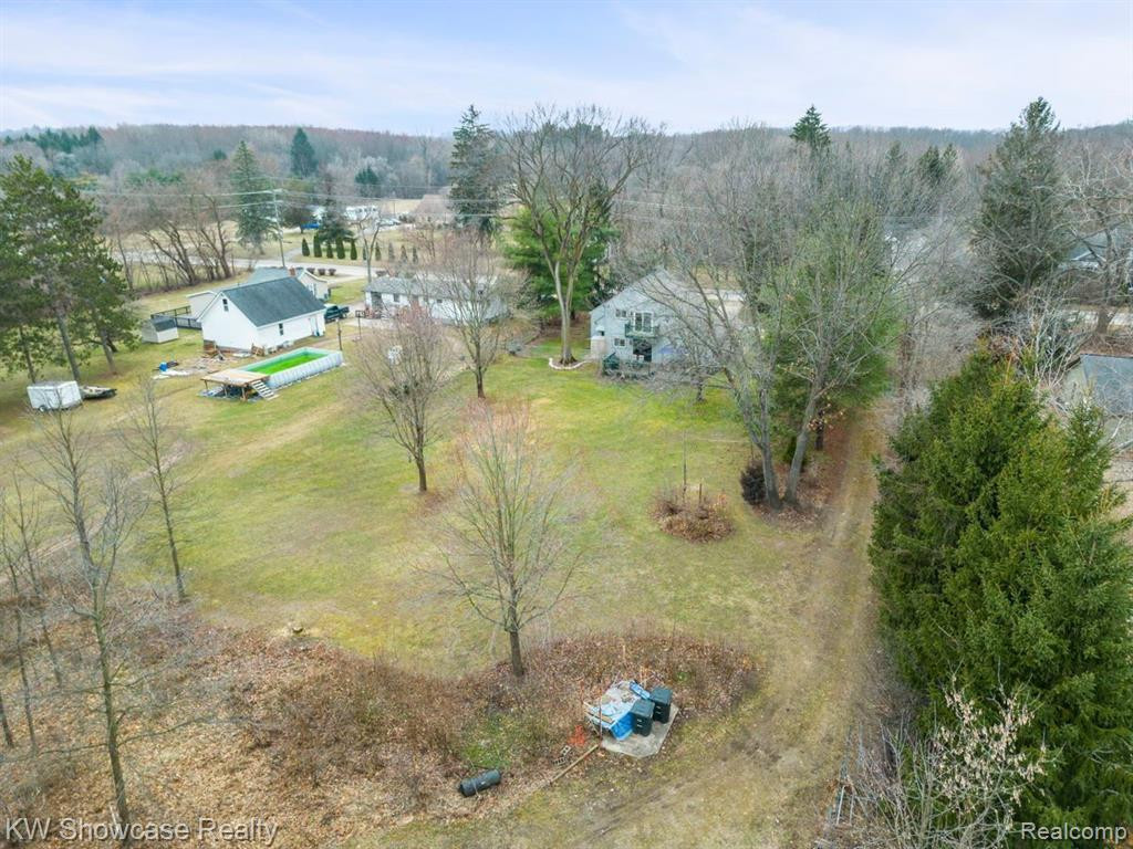 443 LOCHAVEN Road, Waterford, MI 48327 — Photo 8