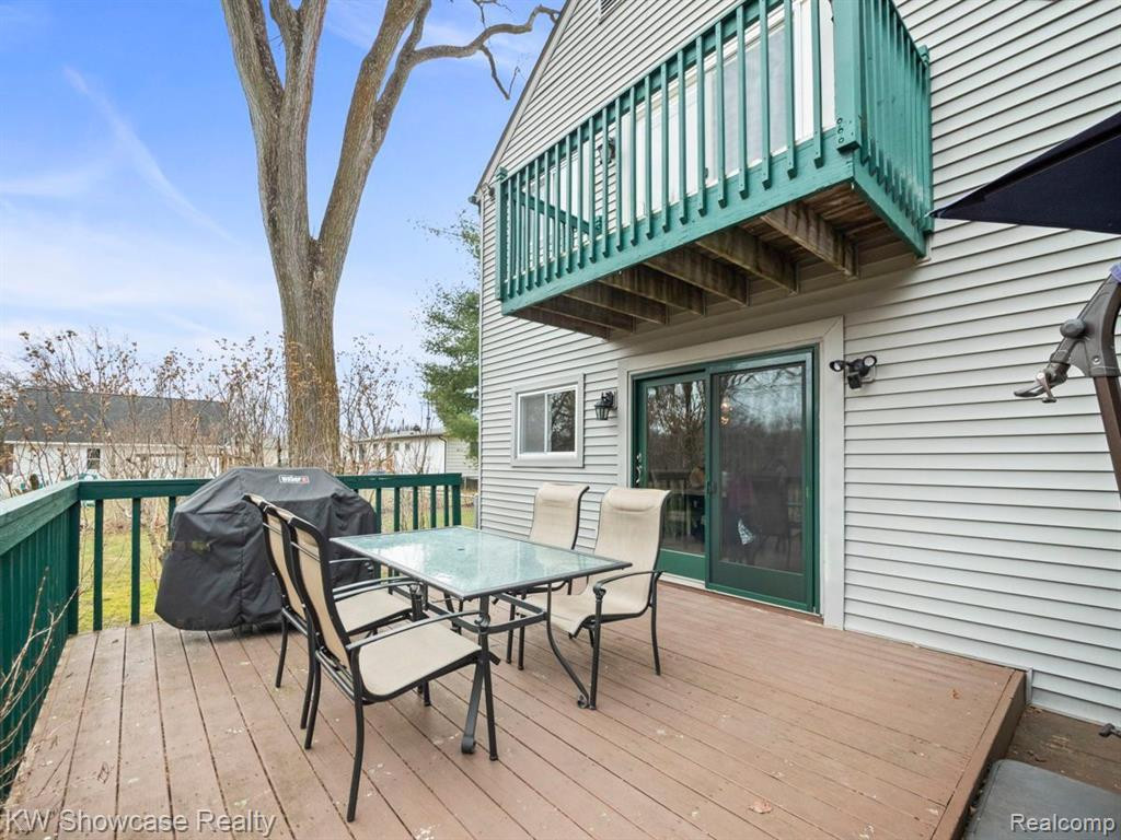 443 LOCHAVEN Road, Waterford, MI 48327 — Photo 9
