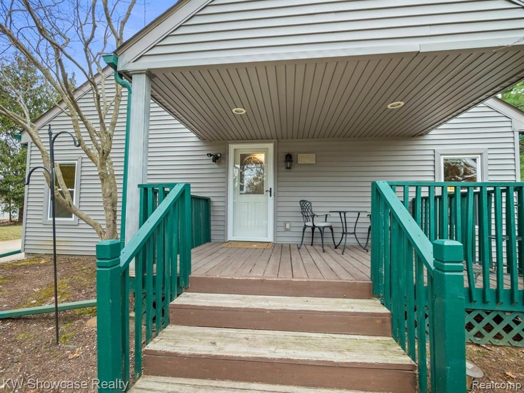 443 LOCHAVEN Road, Waterford, MI 48327 — Photo 13