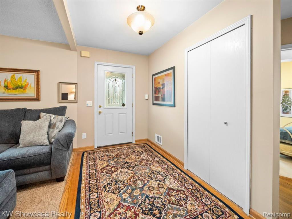 443 LOCHAVEN Road, Waterford, MI 48327 — Photo 14