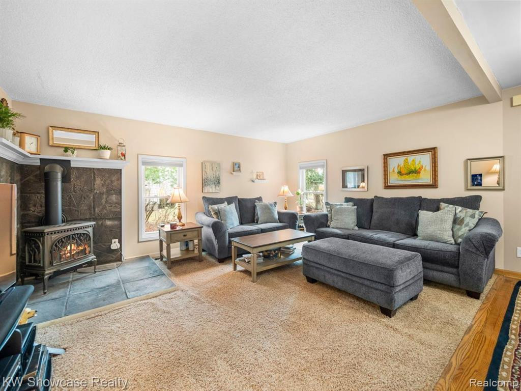 443 LOCHAVEN Road, Waterford, MI 48327 — Photo 18