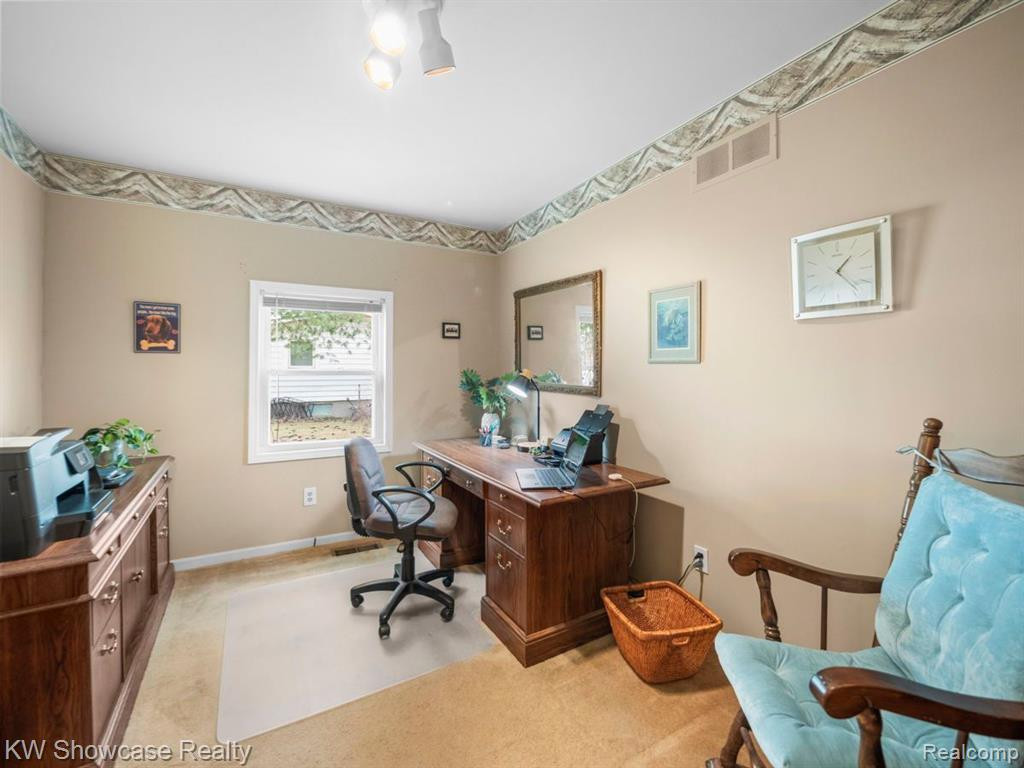 443 LOCHAVEN Road, Waterford, MI 48327 — Photo 31