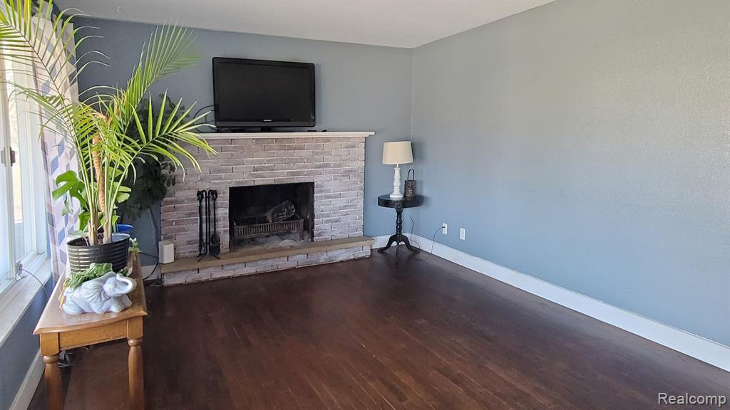 6316 NIGHTINGALE Drive, Flint, MI 48506 — Photo 2