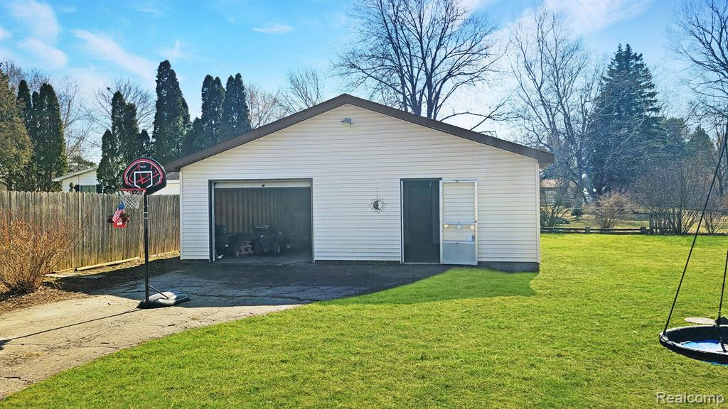 6316 NIGHTINGALE Drive, Flint, MI 48506 — Photo 28