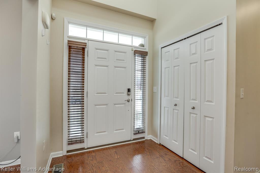 15824 PEBBLEBROOK Drive, Van Buren, MI 48111 — Photo 2