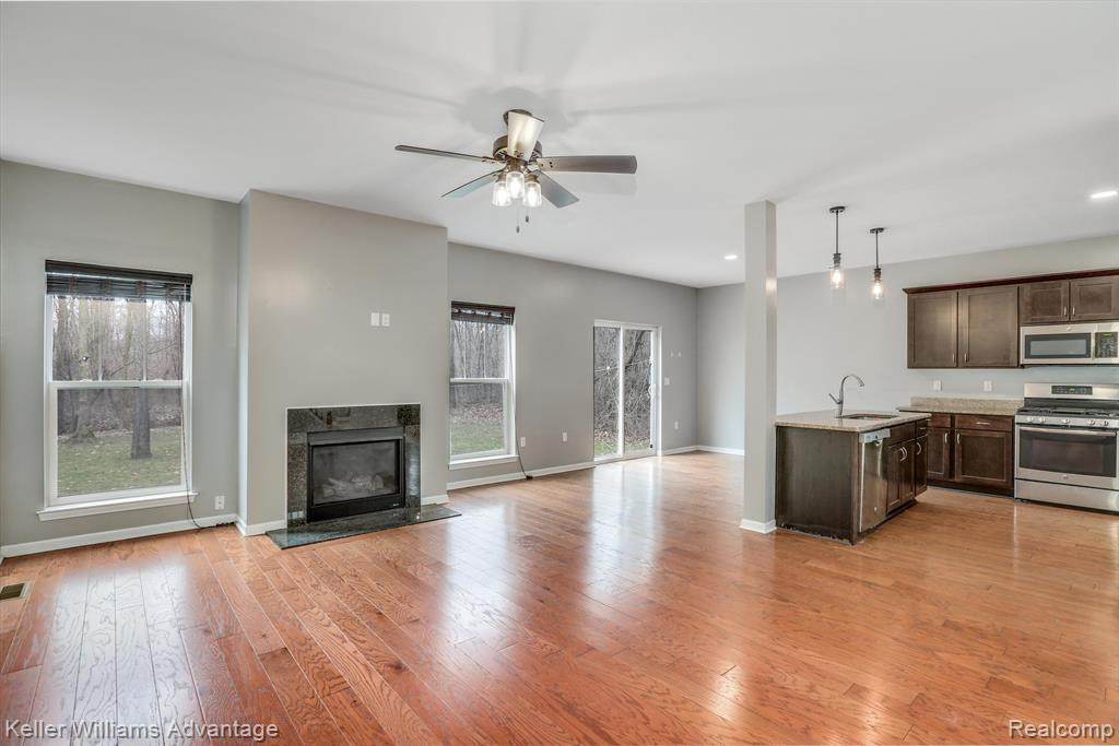 15824 PEBBLEBROOK Drive, Van Buren, MI 48111 — Photo 3