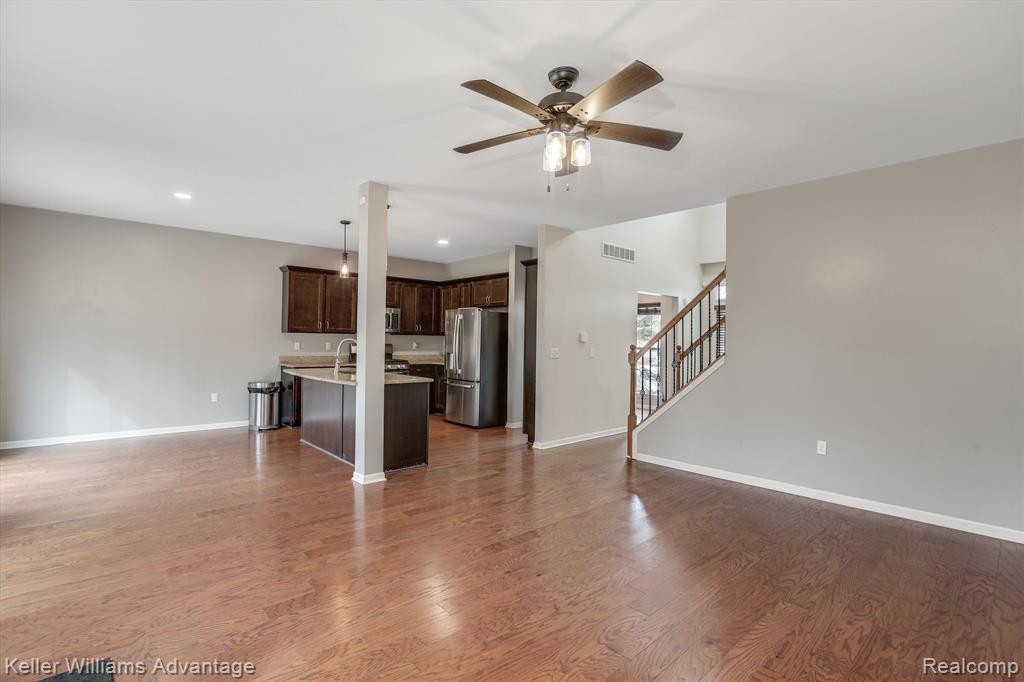15824 PEBBLEBROOK Drive, Van Buren, MI 48111 — Photo 4