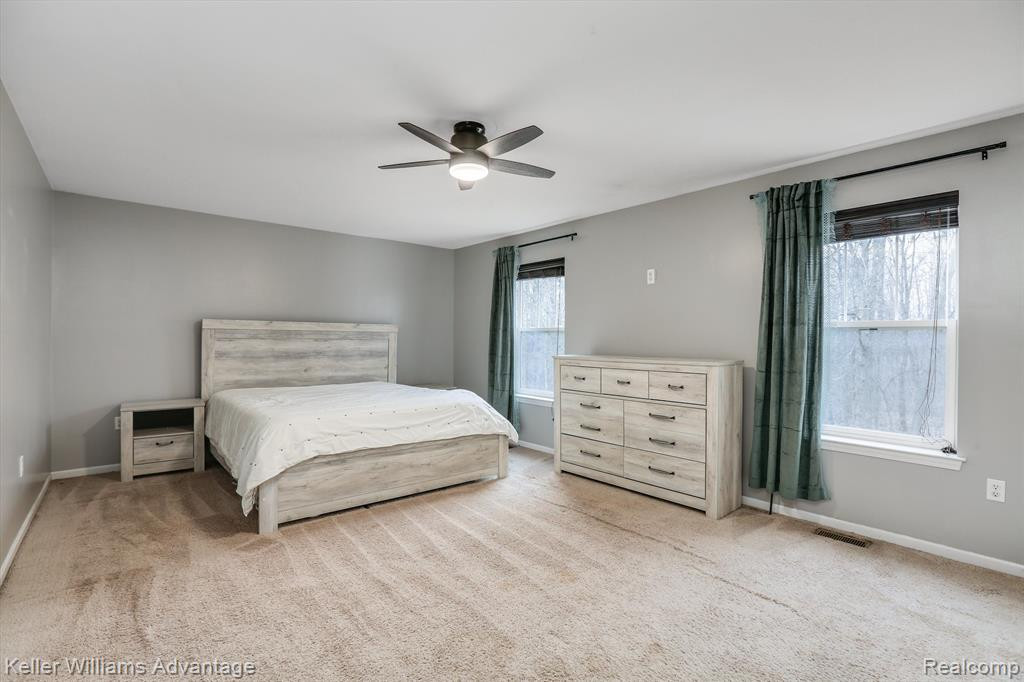 15824 PEBBLEBROOK Drive, Van Buren, MI 48111 — Photo 11