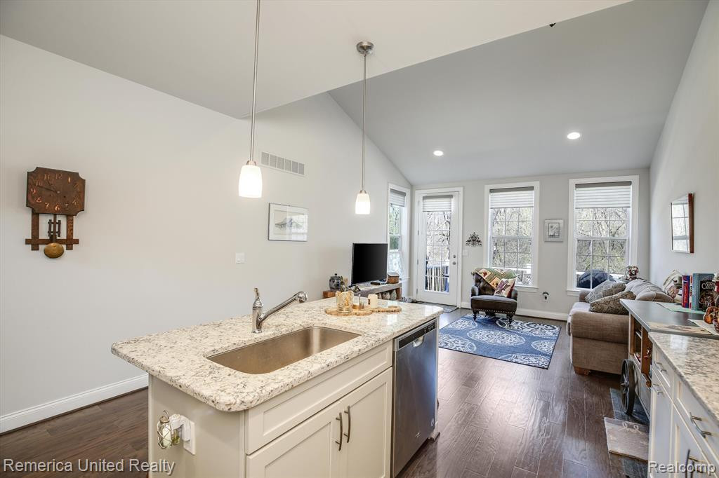 23884 SEMINOLE Trail, Novi, MI — Photo 17