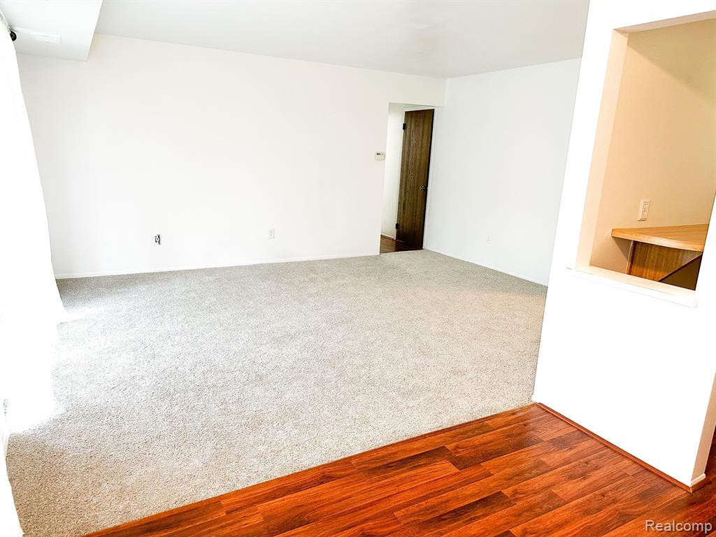 30515 W 14 MILE Road, 30, Farmington Hills, MI 48334 — Photo 2