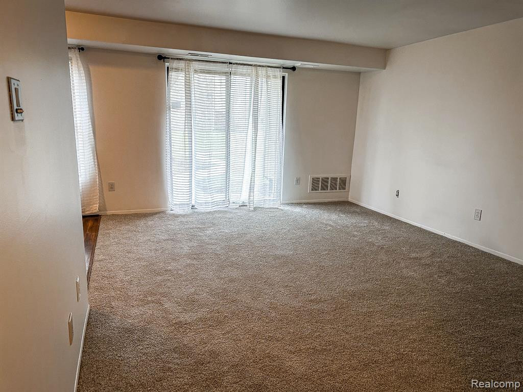 30515 W 14 MILE Road, 30, Farmington Hills, MI 48334 — Photo 3