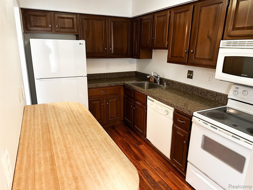 30515 W 14 MILE Road, 30, Farmington Hills, MI 48334 — Photo 4
