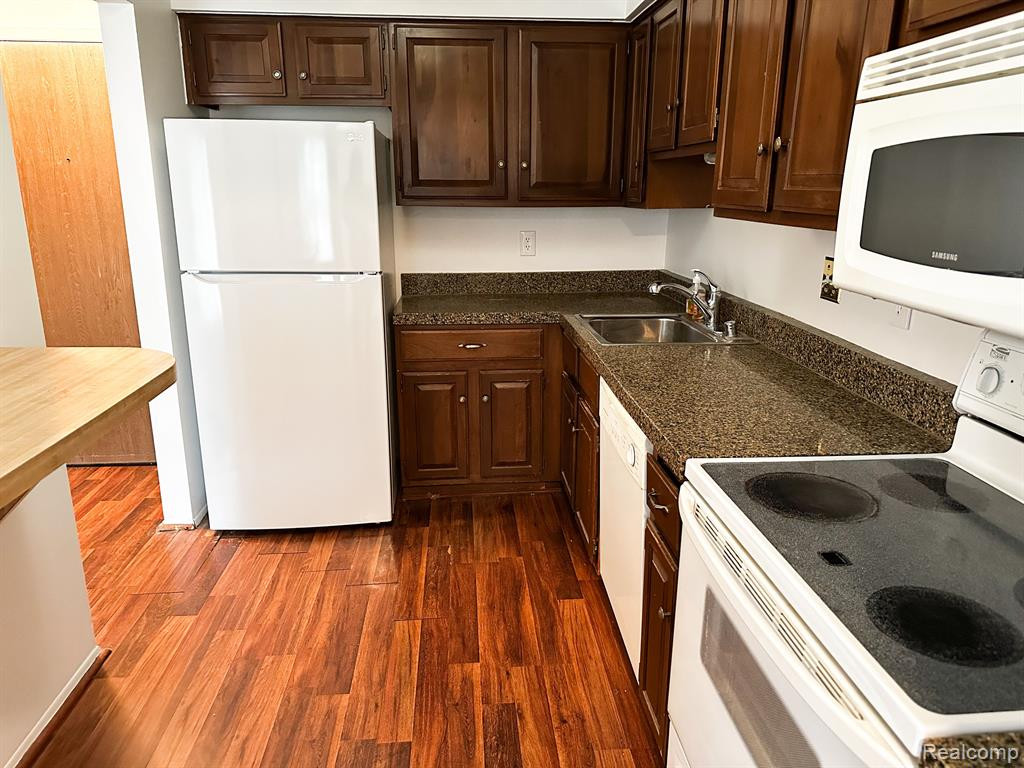 30515 W 14 MILE Road, 30, Farmington Hills, MI 48334 — Photo 5