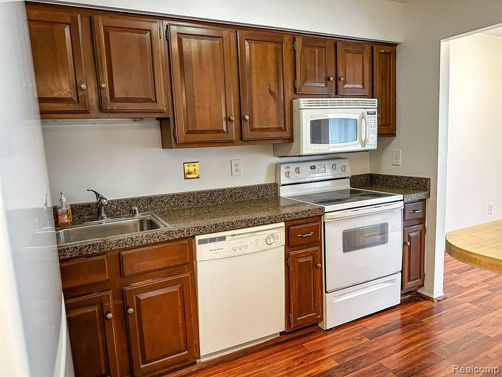 30515 W 14 MILE Road, 30, Farmington Hills, MI 48334 — Photo 6