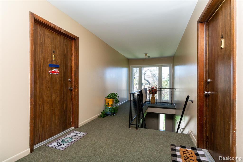 7040 Villa Drive, 8, Waterford, MI 48327 — Photo 4
