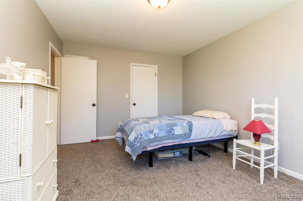 7040 Villa Drive, 8, Waterford, MI 48327 — Photo 15