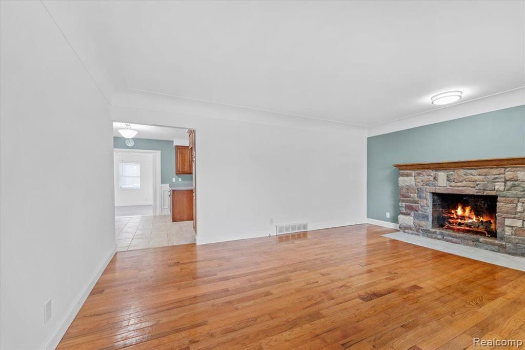 450 MAPLEGROVE, Highland, MI 48356 — Photo 3