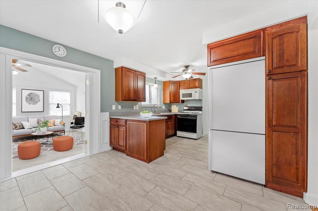 450 MAPLEGROVE, Highland, MI 48356 — Photo 4