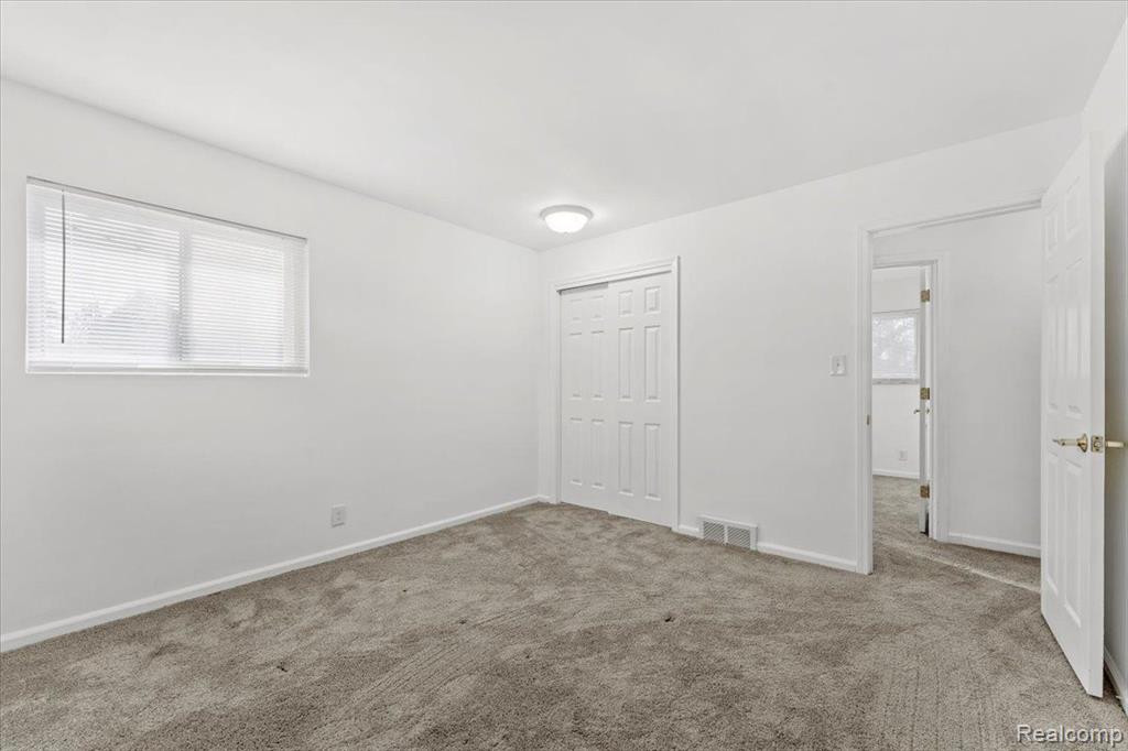 450 MAPLEGROVE, Highland, MI 48356 — Photo 13