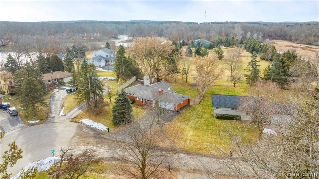 450 MAPLEGROVE, Highland, MI 48356 — Photo 25