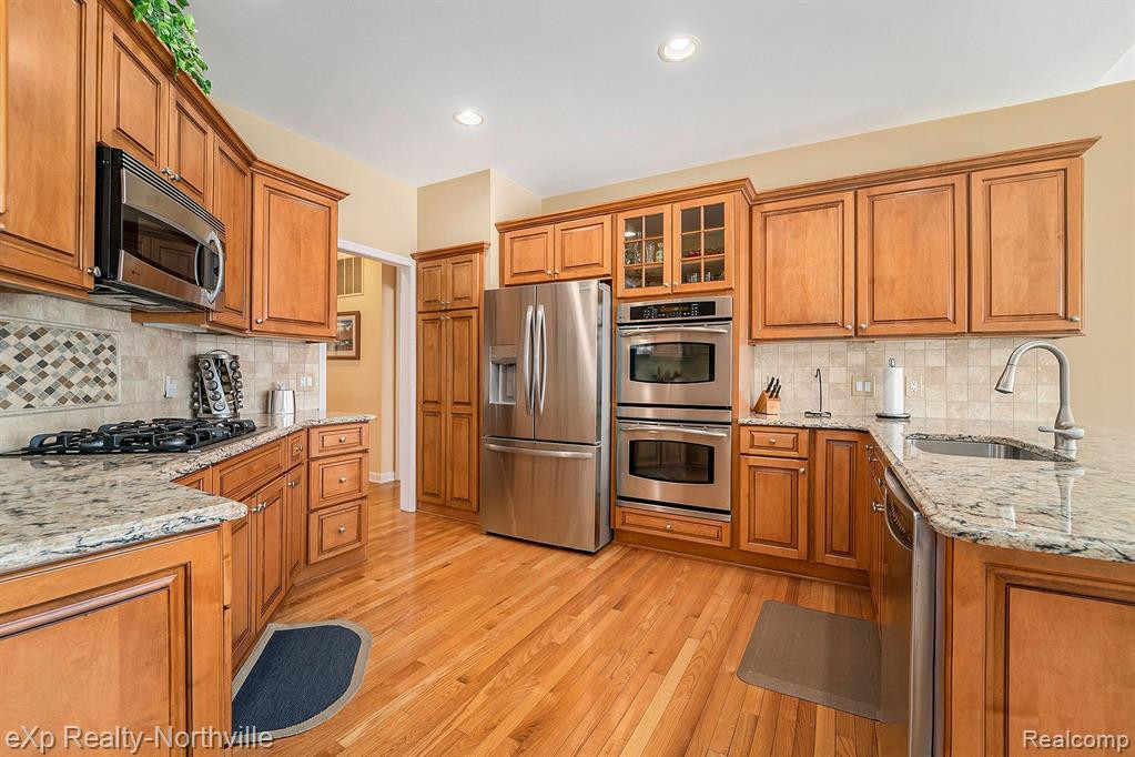 49131 RAINBOW Lane N, Northville, MI 48168 — Photo 9