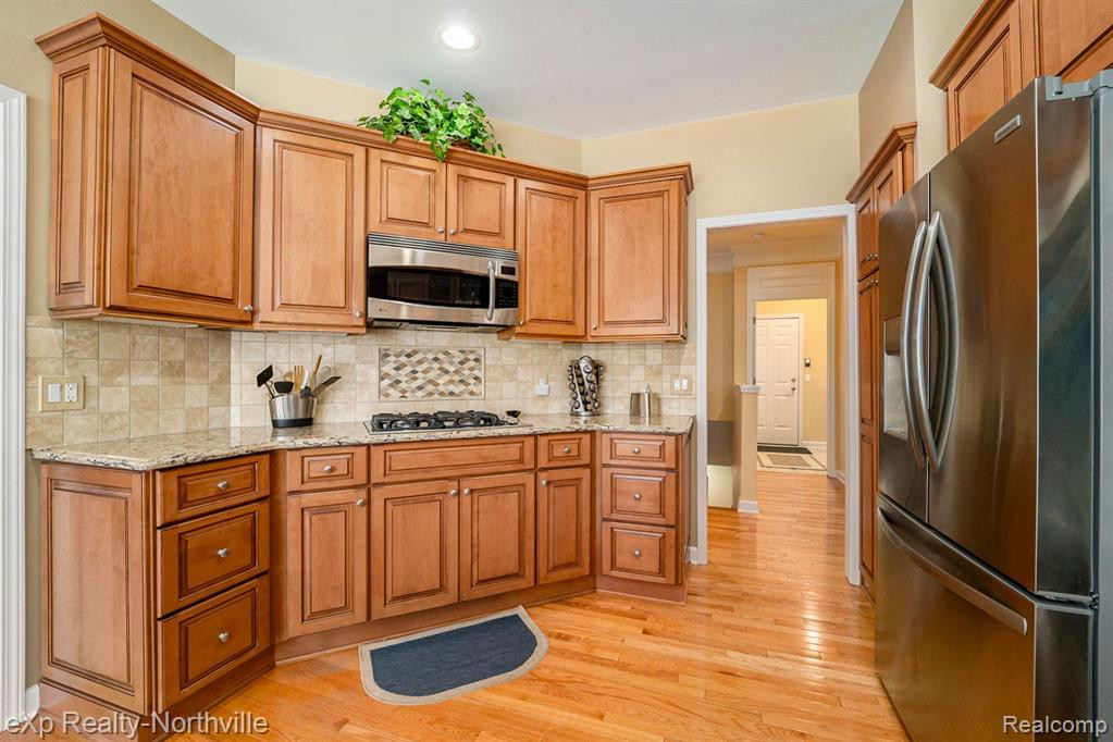 49131 RAINBOW Lane N, Northville, MI 48168 — Photo 10