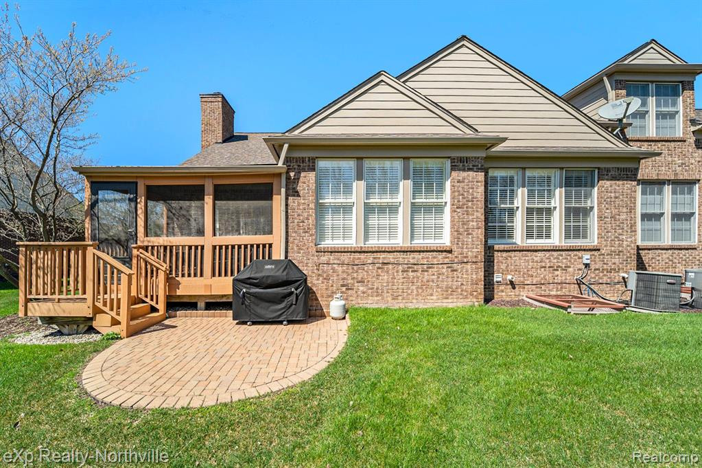 49131 RAINBOW Lane N, Northville, MI 48168 — Photo 32