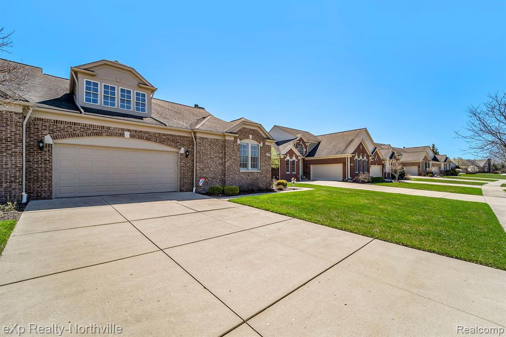 49131 RAINBOW Lane N, Northville, MI 48168 — Photo 34