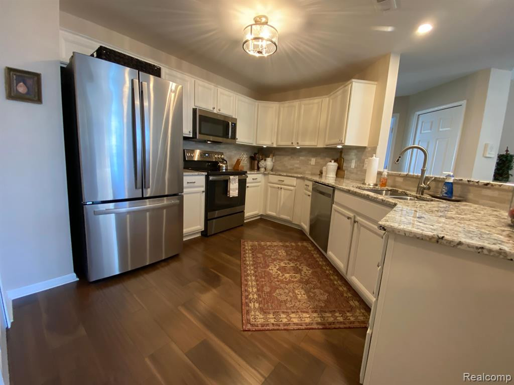 23202 ALEXA Drive, Walled Lake, MI 48390 — Photo 17