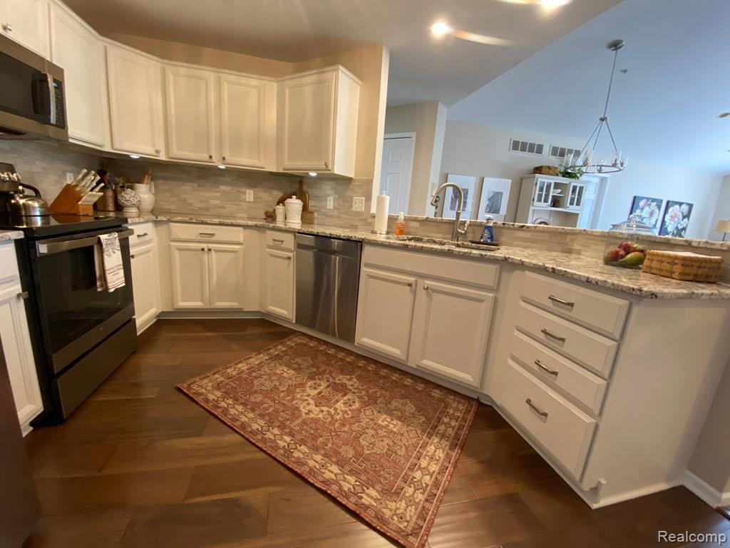 23202 ALEXA Drive, Walled Lake, MI 48390 — Photo 18