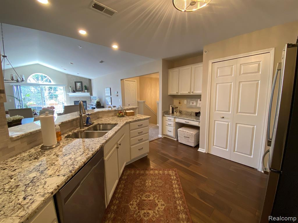 23202 ALEXA Drive, Walled Lake, MI 48390 — Photo 19