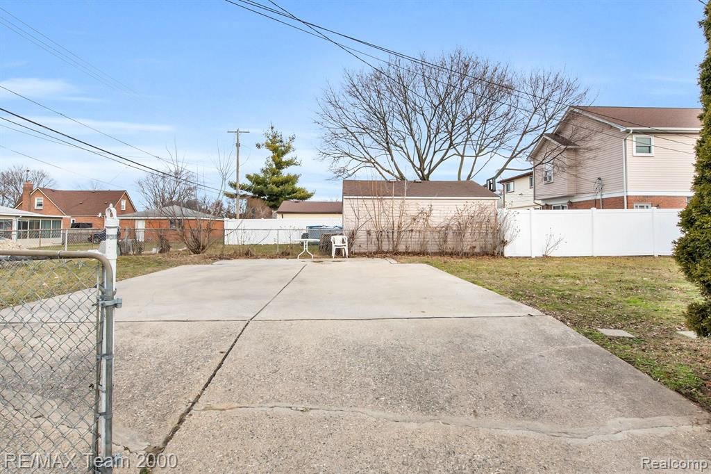 6801 N GULLEY Road, Dearborn Heights, MI 48127 — Photo 3
