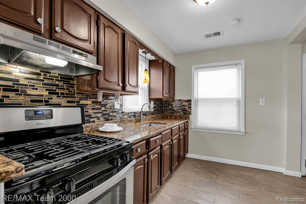 6801 N GULLEY Road, Dearborn Heights, MI 48127 — Photo 9