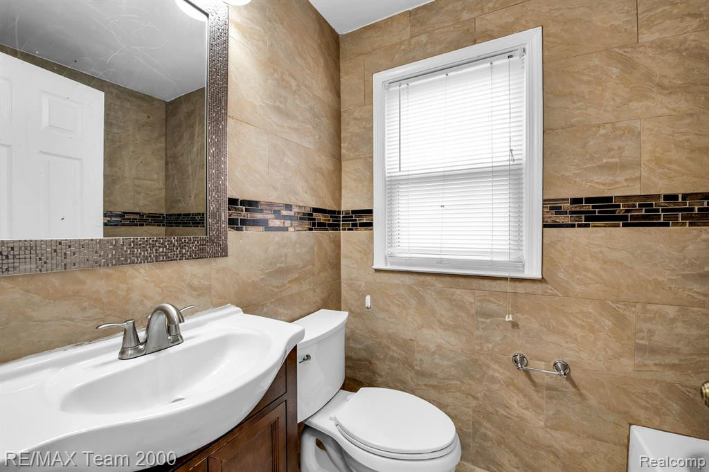 6801 N GULLEY Road, Dearborn Heights, MI 48127 — Photo 12