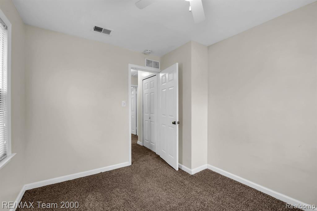 6801 N GULLEY Road, Dearborn Heights, MI 48127 — Photo 18