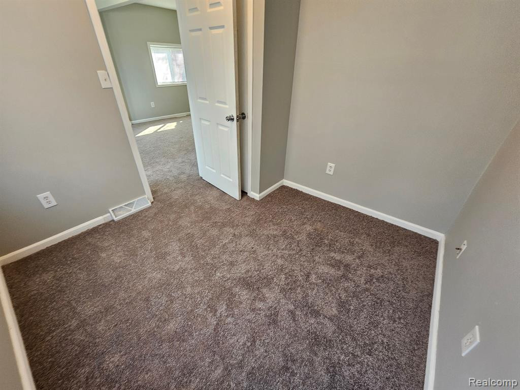 7068 PACKARD Avenue, Warren, MI 48091 — Photo 8