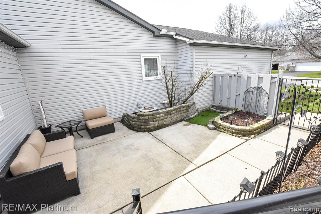 2977 W TELLURIDE, Brighton, MI 48114 — Photo 8