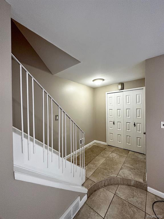 29732 CITY CENTER Drive, 4, Warren, MI 48093 — Photo 2