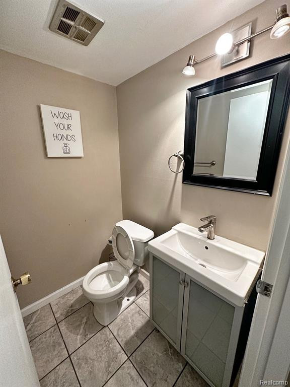 29732 CITY CENTER Drive, 4, Warren, MI 48093 — Photo 6
